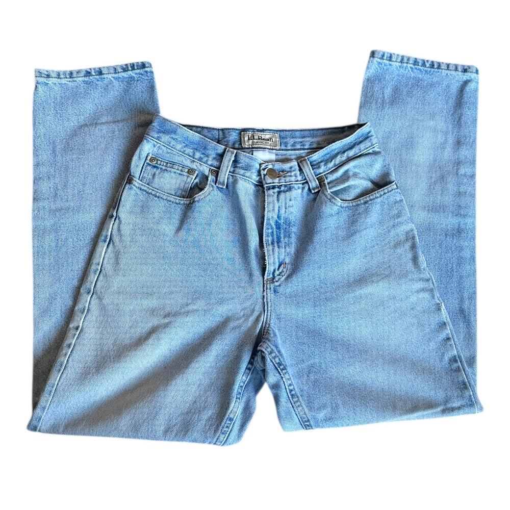 Womens size 26” / 6 classic vintage L.L. Bean mom jeans
High rise straight leg